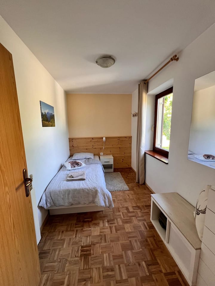 Dhomë gjumi 6