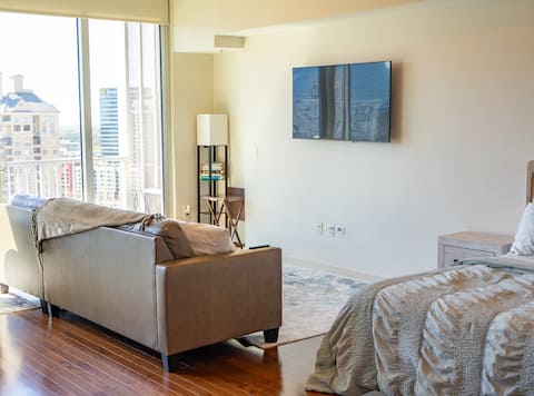 Top performing Airbnb: Cozy Condo Above Buckhead in North Buckhead