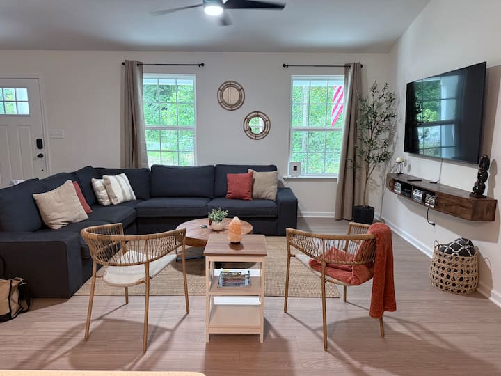 New Cozy 5br Lake Anna Retreat | Huge Game Room - アンナ湖, VA