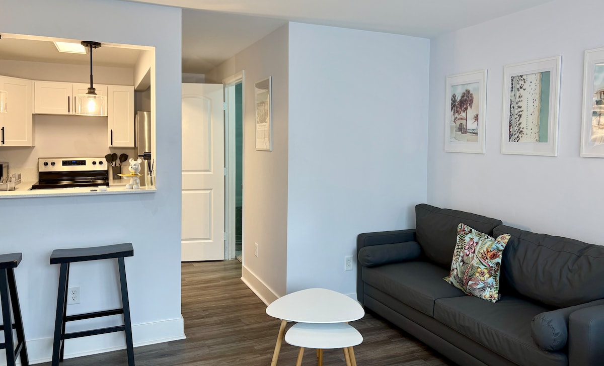 Top Airbnb: Bright Guest Suite w/ Patio in Fort Lauderdale