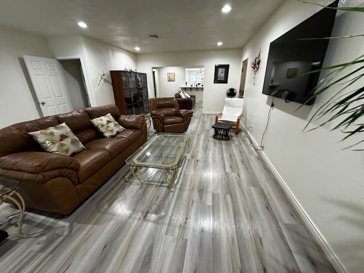 Great House Rm 6 - Fresno, CA
