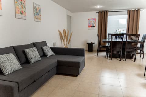 Apartment near Parque FINSA VW Airport and Valquirico