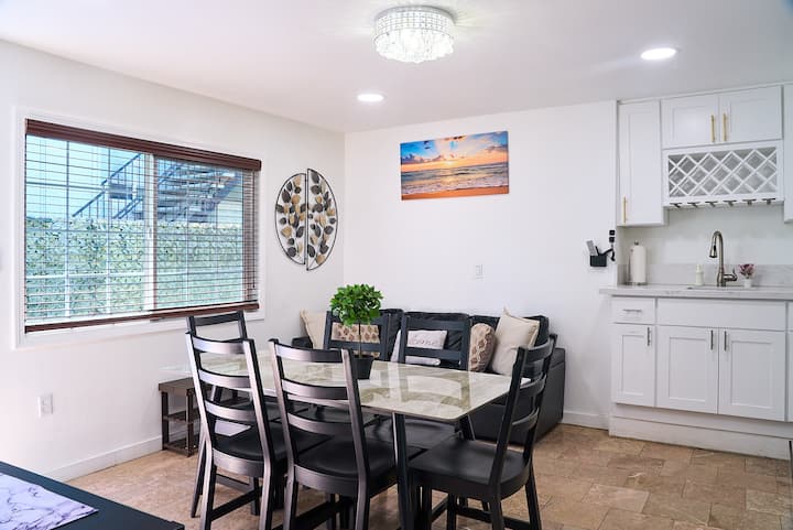 3 Beds, Sleeps 6, Recently Re-modeled, Laundry - South Gate, CA