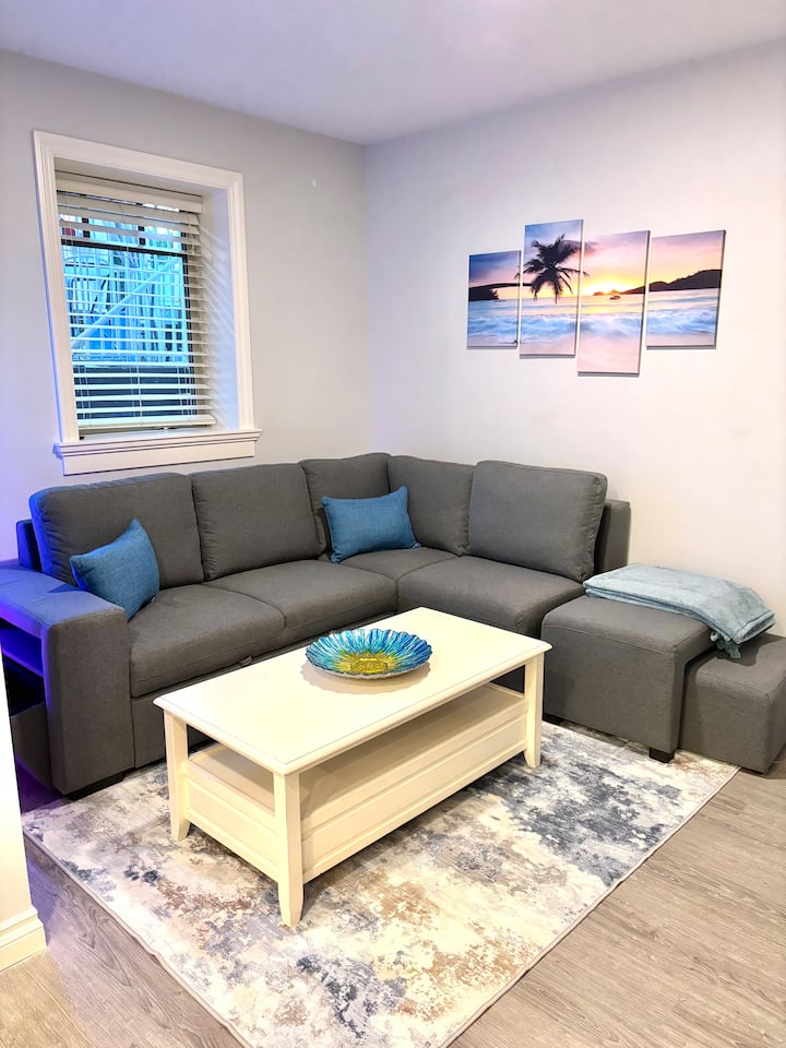 Shore & Vine - 2 Bedroom Suite W/ Private Hot Tub - Kelowna