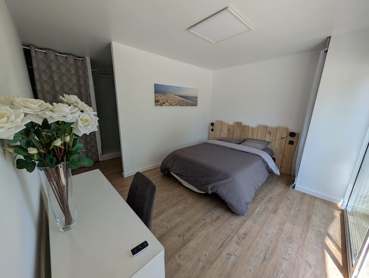 Studio Indépendant Au Calme, Avec Parking - Latresne