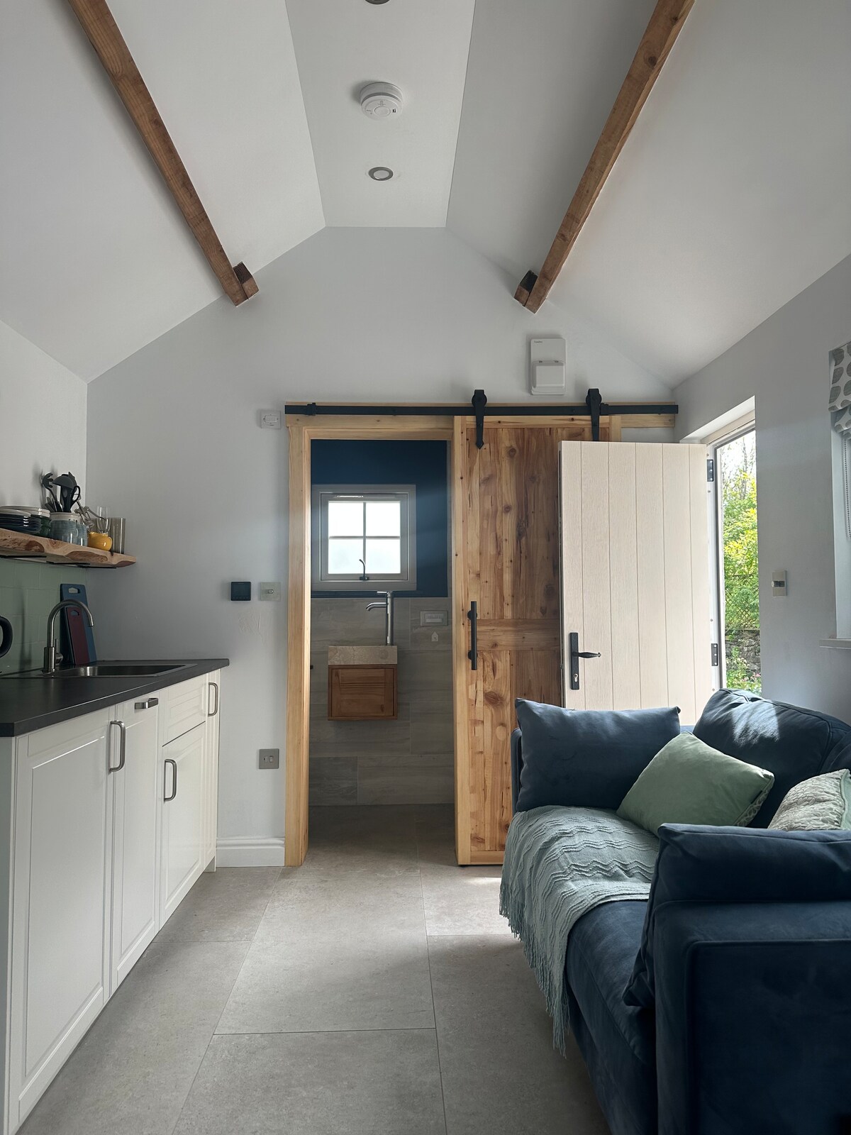 Popular Airbnb listing: The Post Box - Cosy tiny house in Lower Allithwaite