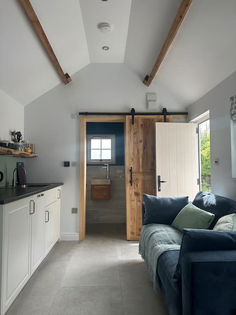Popular Airbnb listing: The Post Box - Cosy tiny house in Lower Allithwaite