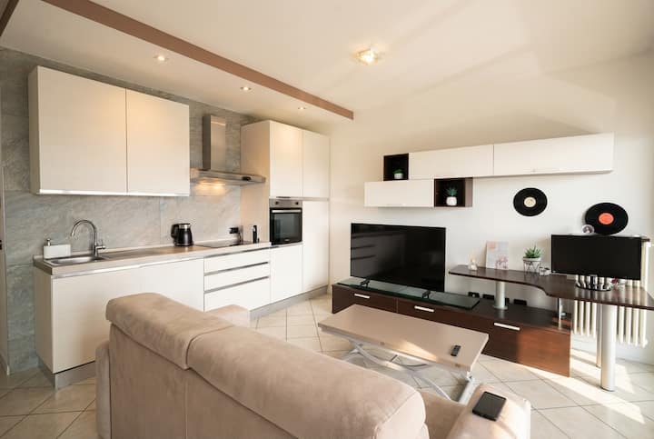 Panoramic Terrace 16th Floor • Private Parking - Mediolan