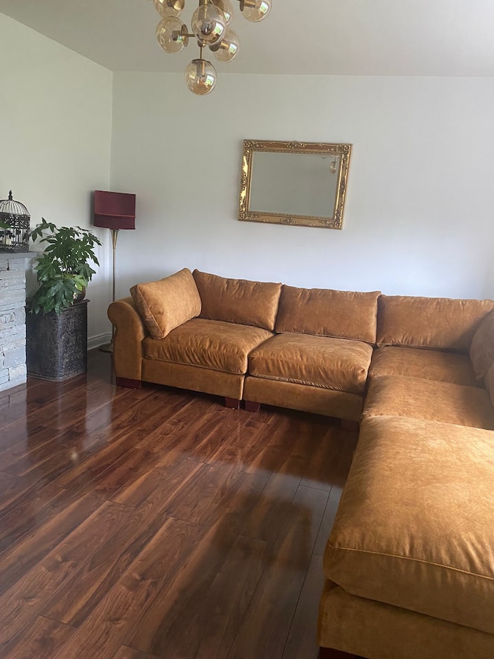 Single Room In Beautiful Home - Cork (Ireland)