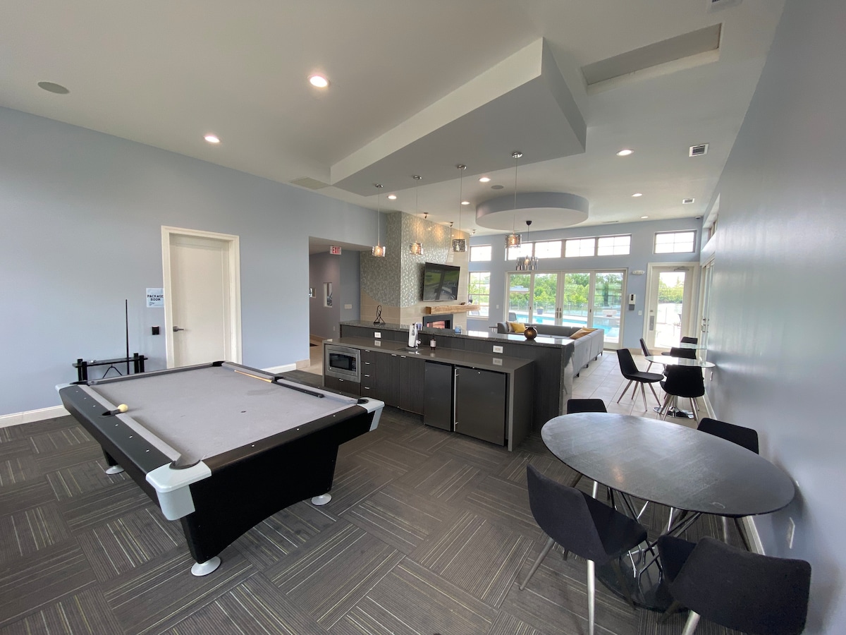 Spacious Solana Riverside Retreat - Apartments for Rent in Indianapolis,  Indiana, United States - Airbnb