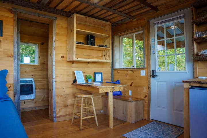 Cabin Getaway | Hot Tub + Scenic Views + Hiking - Clinton, NY