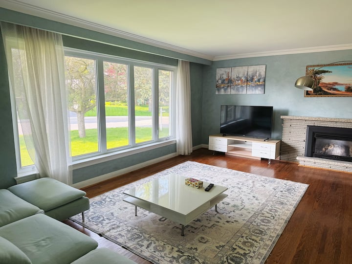 Entire House In Bayview Village - Toronto
