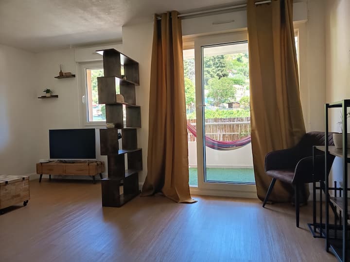 Charmant Studio Avec Terrasse Vue Montagne - Menton