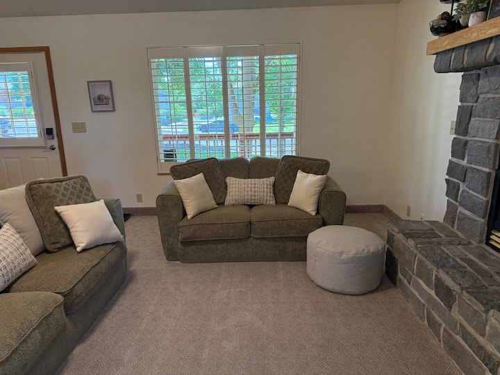 Central Logan Home - 로건