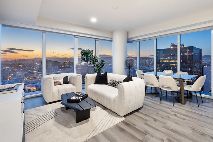 K-Town Skyline Gem – Modern 3BR