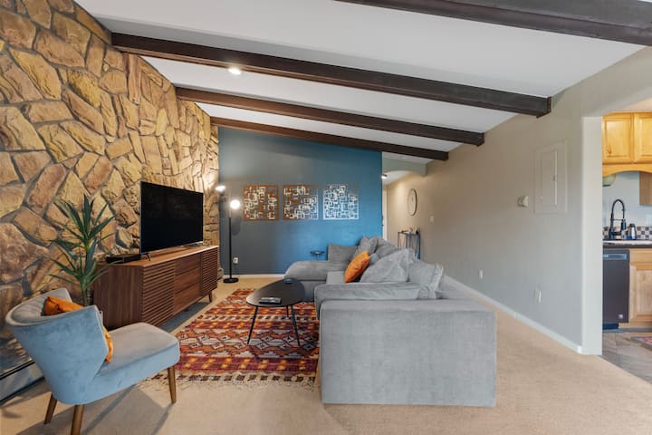 Top-floor Condo Steps From Dillon Amphitheater - Dillon, CO