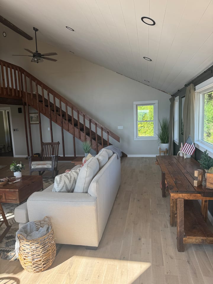 Brian's Bungalow + Hot Tub! - Chittenango Falls State Park, Cazenovia