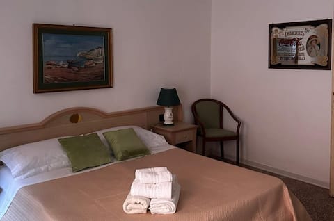Top Airbnb: studio apartment-Pizzo center-"Vico Fortuna rooms"Teta" in Pizzo