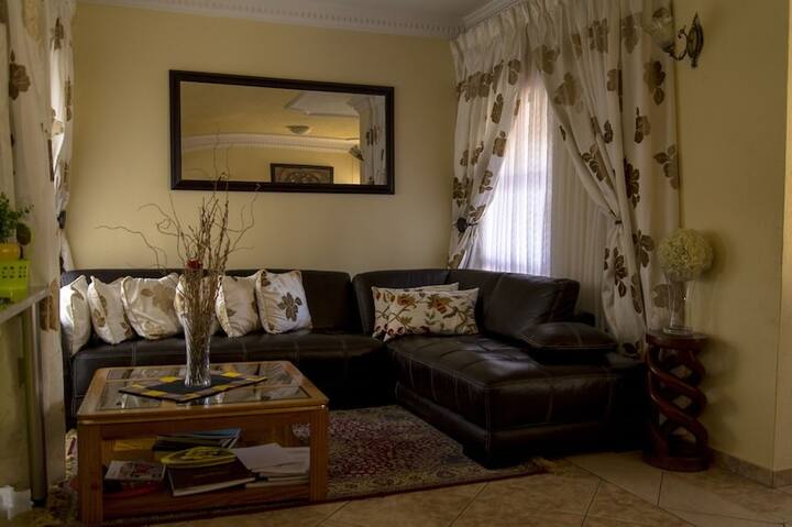 Vhavenda Hills Bed &Breakfast - Soweto
