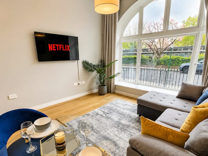 Kensington Olympia Tube 5 Min Sleeps 6 Split Level - London