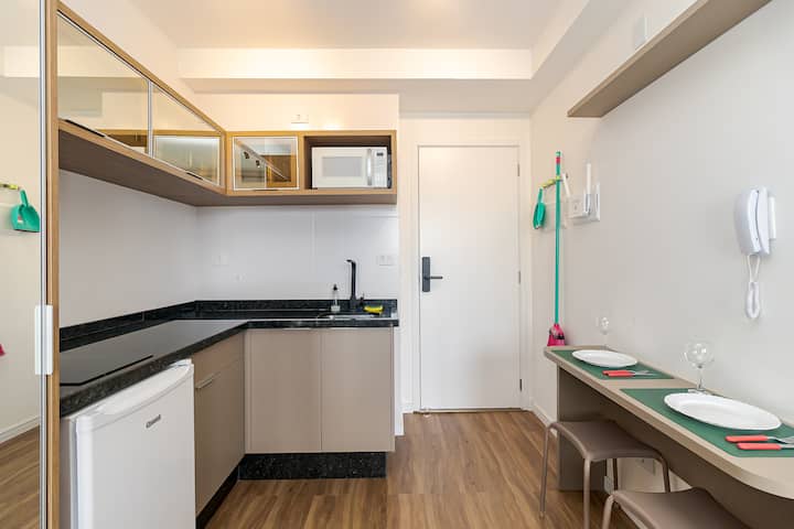 Piscina & Academia | Cozinha, Wi-fi & Enxoval P/4 - クリティバ