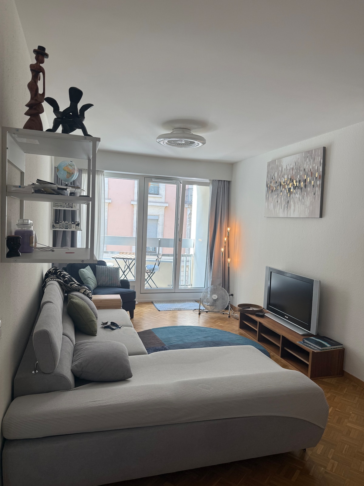 Popular Airbnb listing: Fantastic apartment, by the lake in Genève