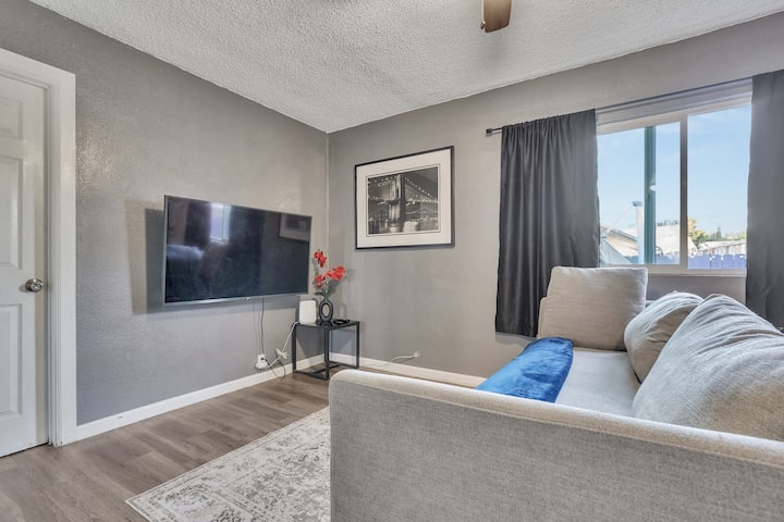 Modern 2br Apartment | Gated | Parking - Compton, CA