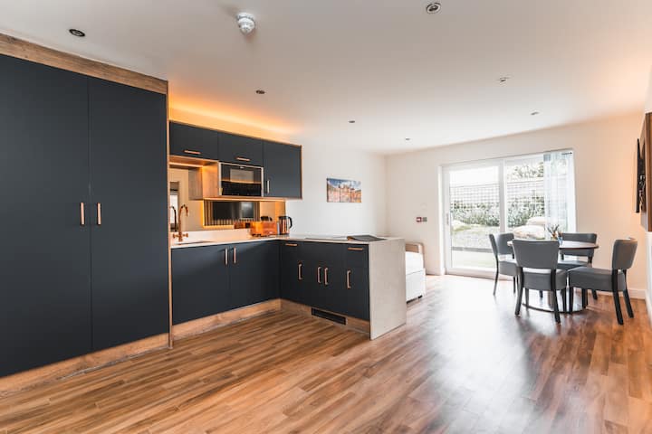 Jackton Distillery Steadings: Two-bed Room Suite - East Kilbride
