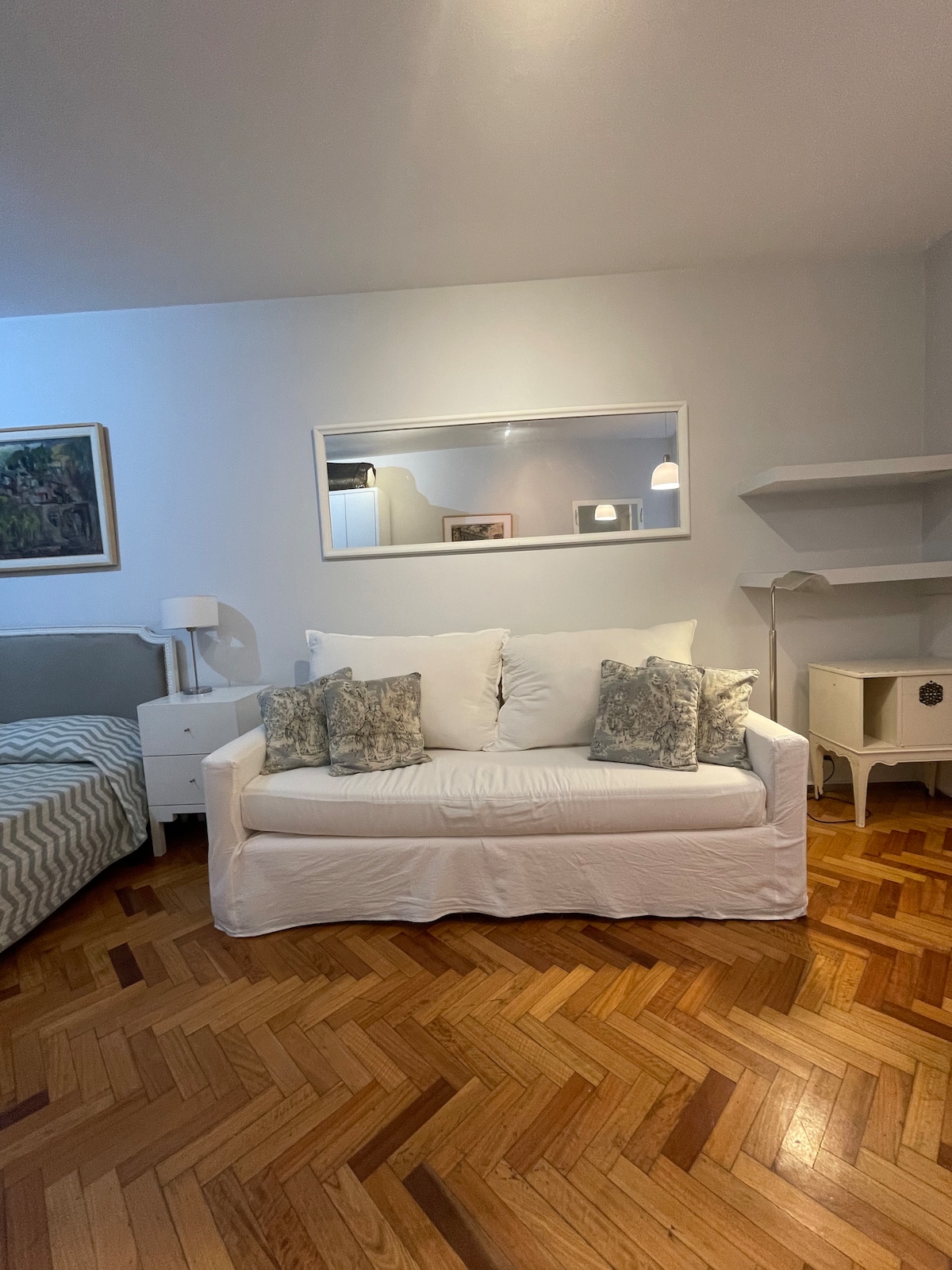 Furnished studio apartment in Retiro