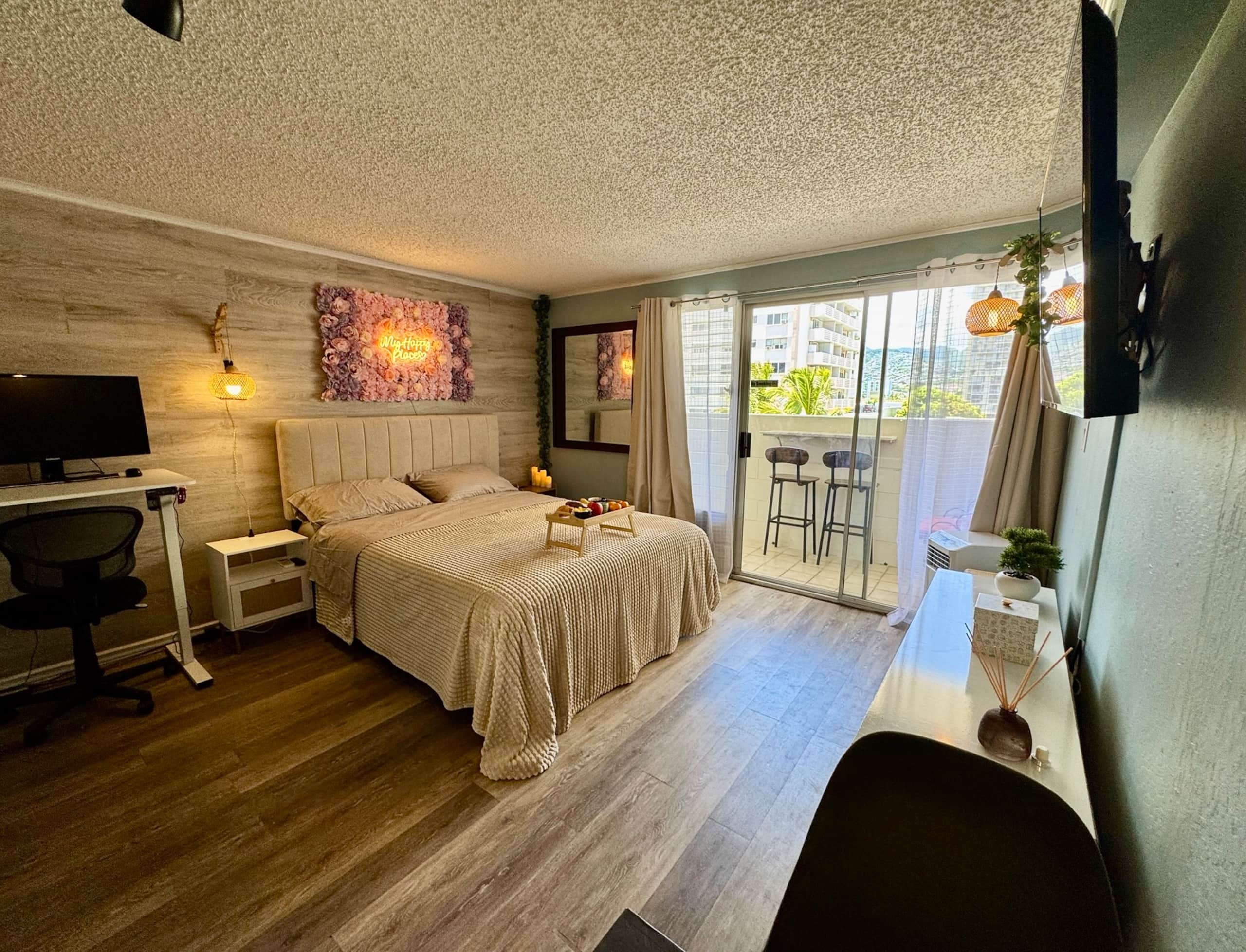 Condo in Honolulu · ★4.84 · 1 bedroom · 1 bed · 1 private bath - Image 4