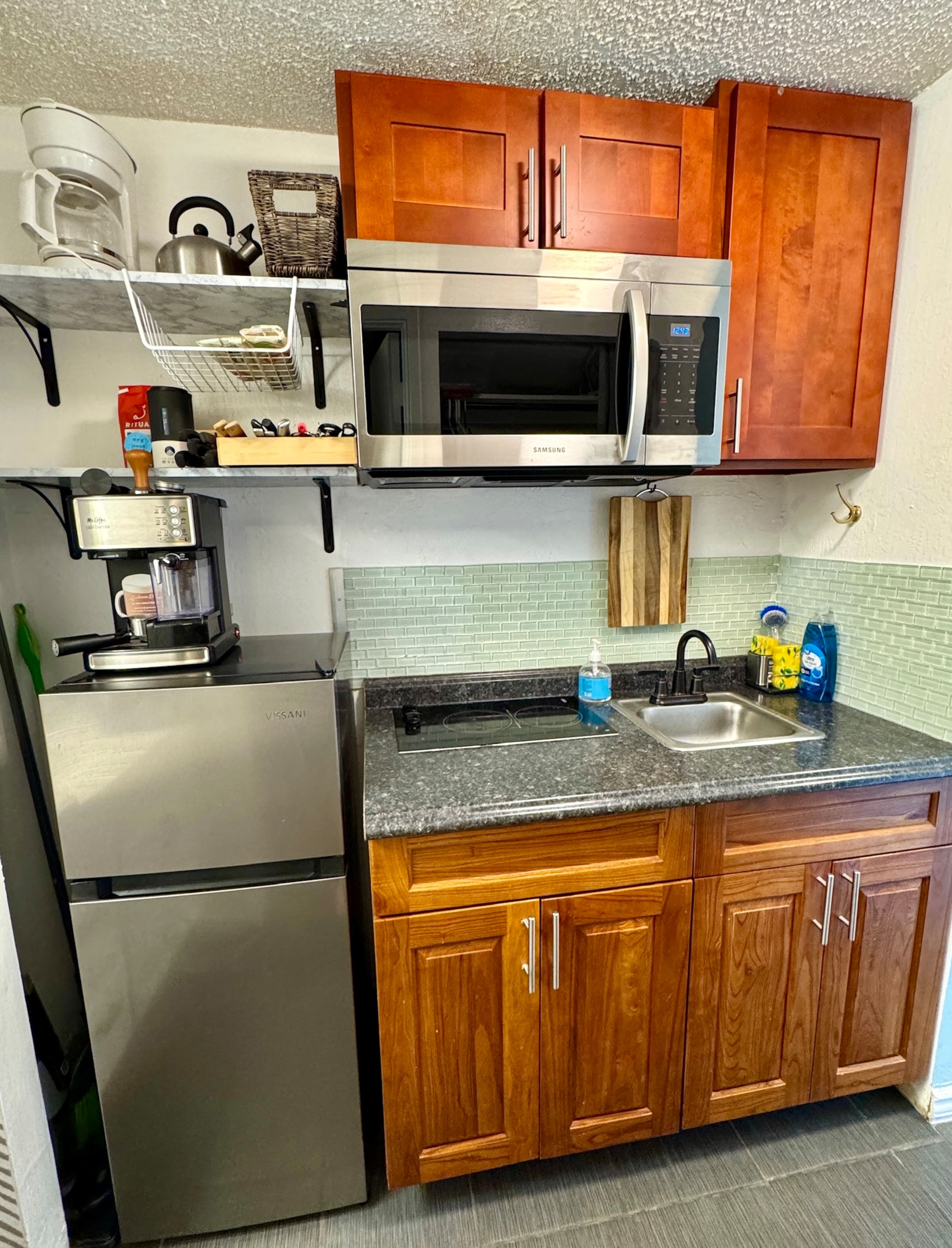 Condo in Honolulu · ★4.84 · 1 bedroom · 1 bed · 1 private bath - Image 2