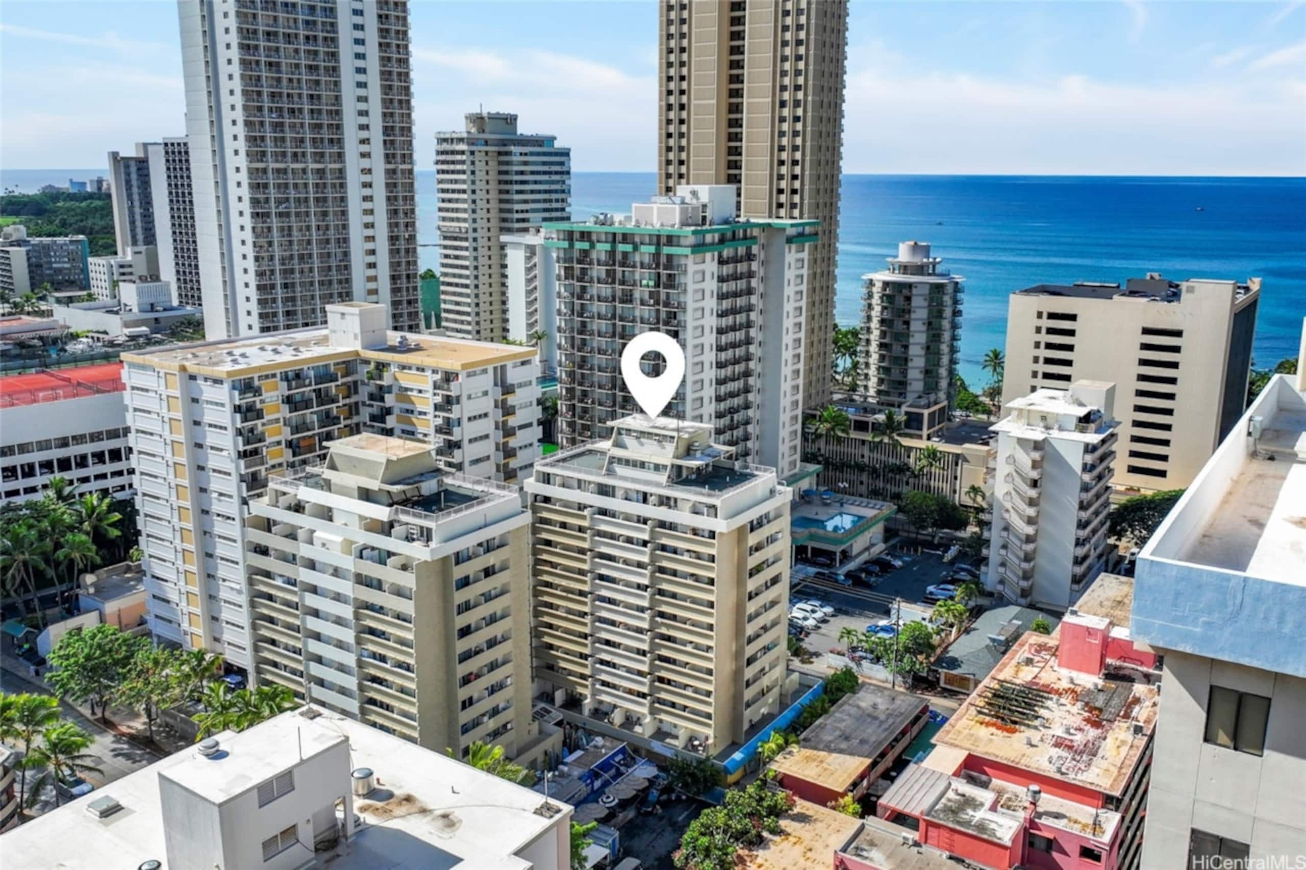 Condo in Honolulu · ★4.84 · 1 bedroom · 1 bed · 1 private bath - Image 14