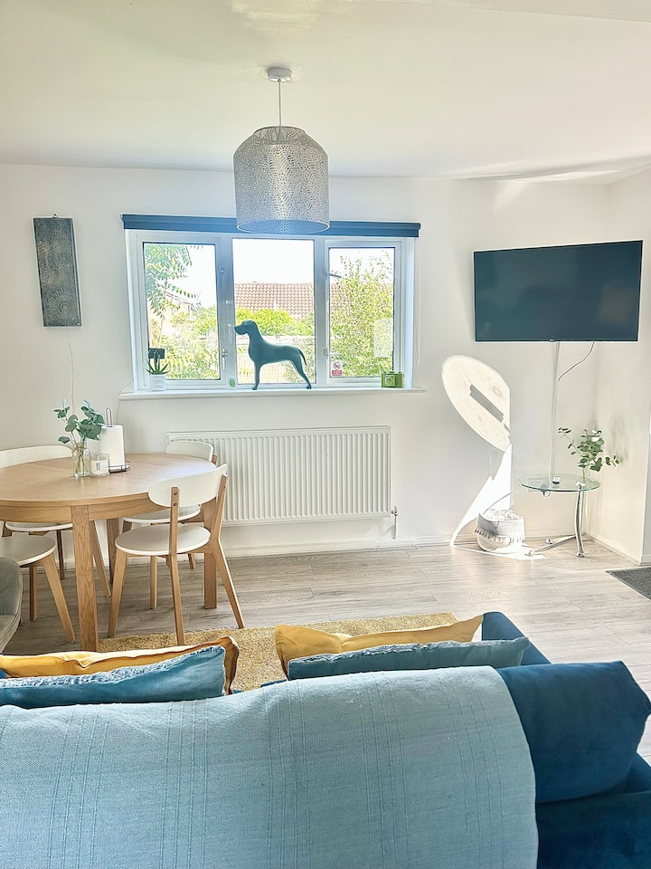 Tranquil 3br Retreat | Pet-friendly + Free Parking - Peterborough