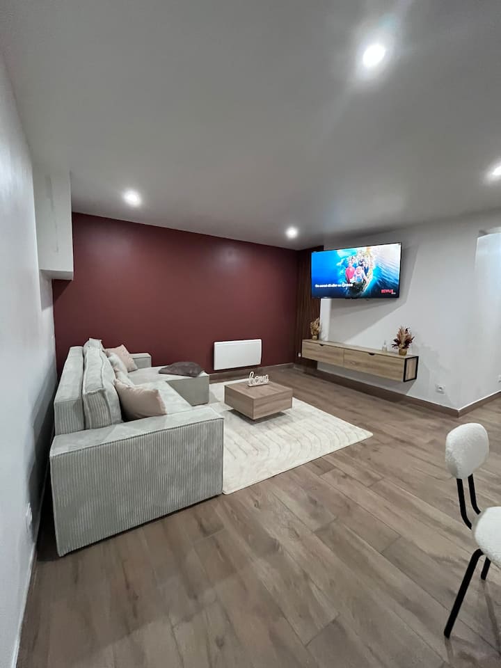 Logement Entier : Avec Jacuzzi Proche Futuroscope - Châtellerault
