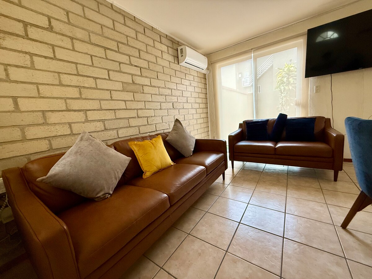 Top performing Airbnb: House with pool and A/C in Jiutepec