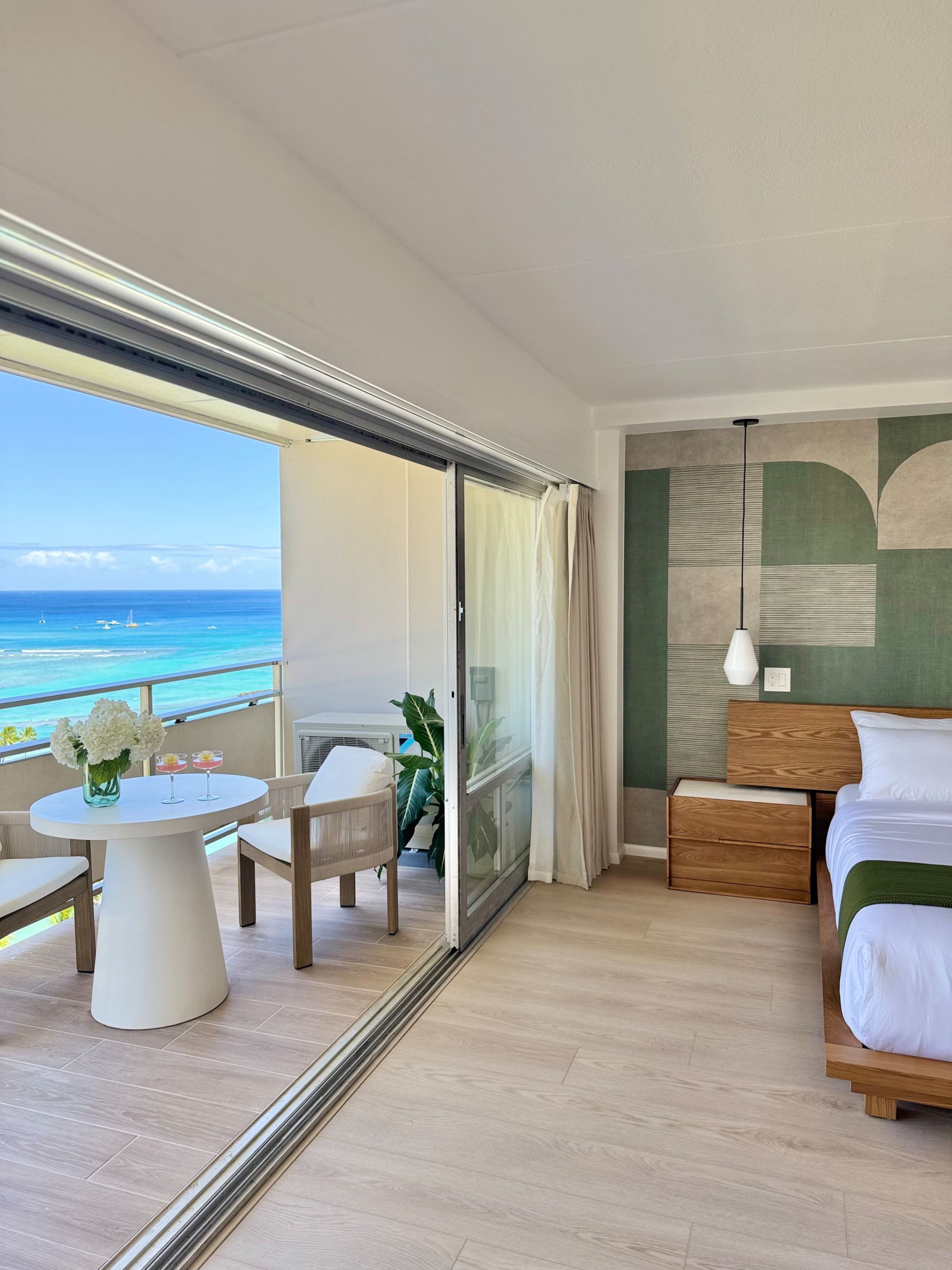 Condo in Honolulu · ★4.95 · 1 bedroom · 2 beds · 1 private bath - Image 9