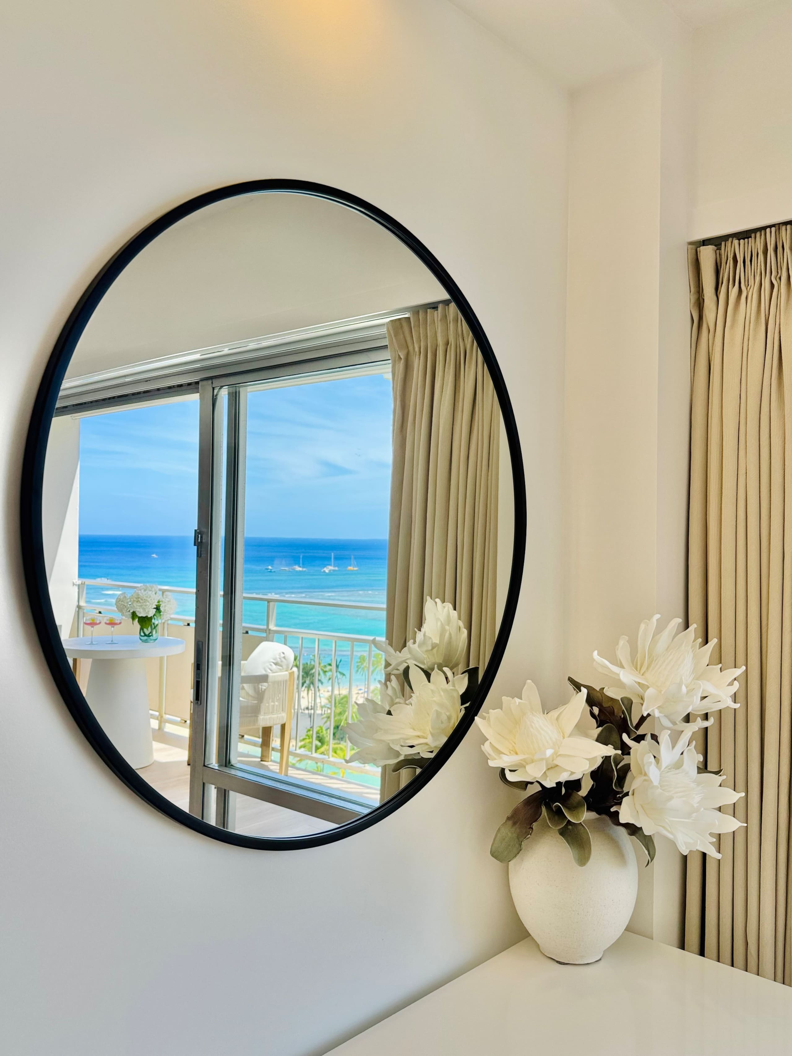 Condo in Honolulu · ★4.95 · 1 bedroom · 2 beds · 1 private bath - Image 21