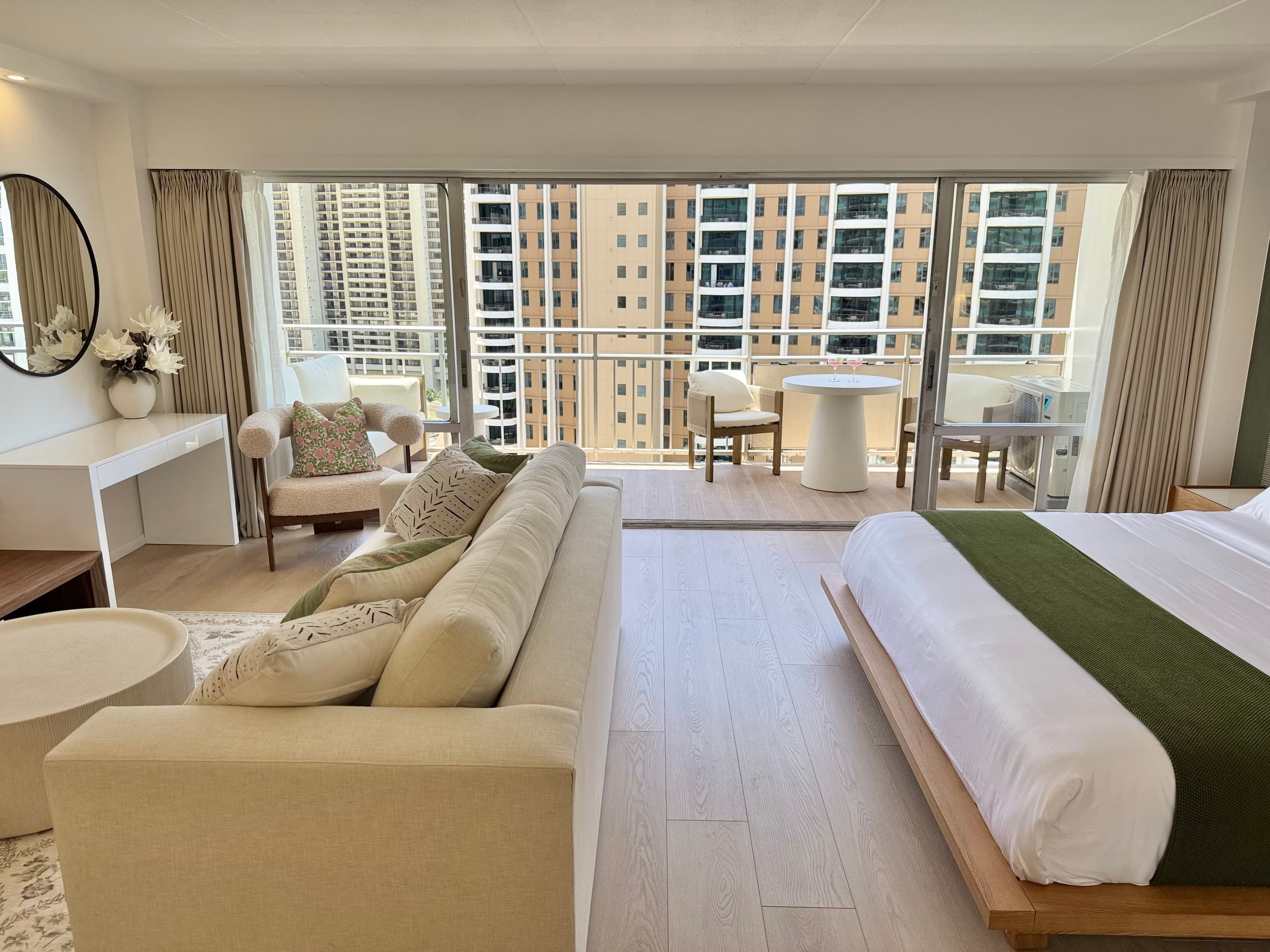 Condo in Honolulu · ★4.95 · 1 bedroom · 2 beds · 1 private bath - Image 16