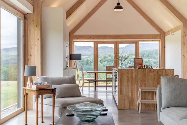 Upper Lochlane Modern Barn & Winter Garden - Crieff