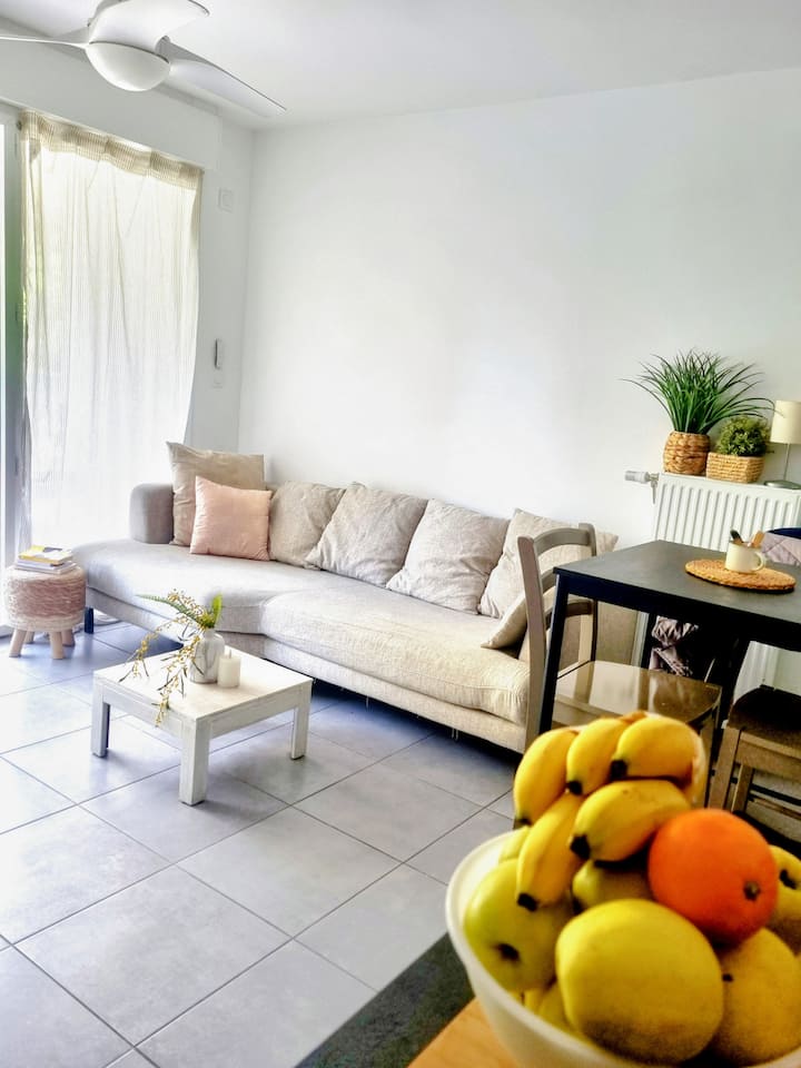 Appartement T3.
 4 Couchages, Plages, Parking, Bus - Hyères