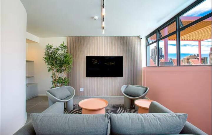 50 Shades Of Green: The Rose Top Floor With Pool - Kapstadt