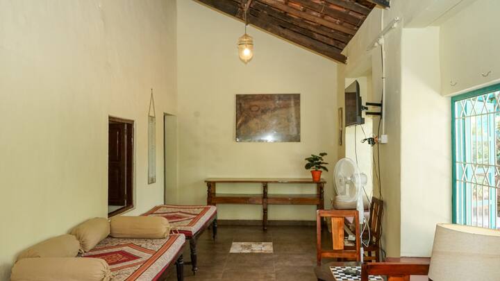 Living room image 2
