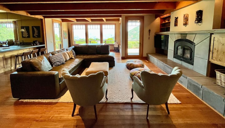 The Main House - Living Room