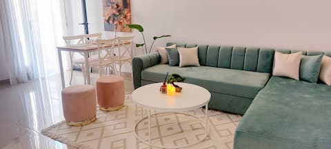 Lina – Sheltered from the world
 - Chic, quiet & new