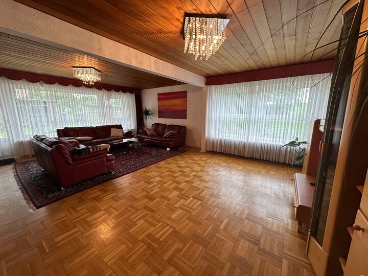 Grosszügige Wohnung Ruhige Lage Nähe A8 M. Garten - Uhingen