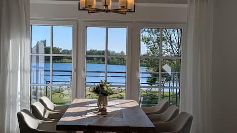 Right on the lake · Beach & fire pit | Coproyshof