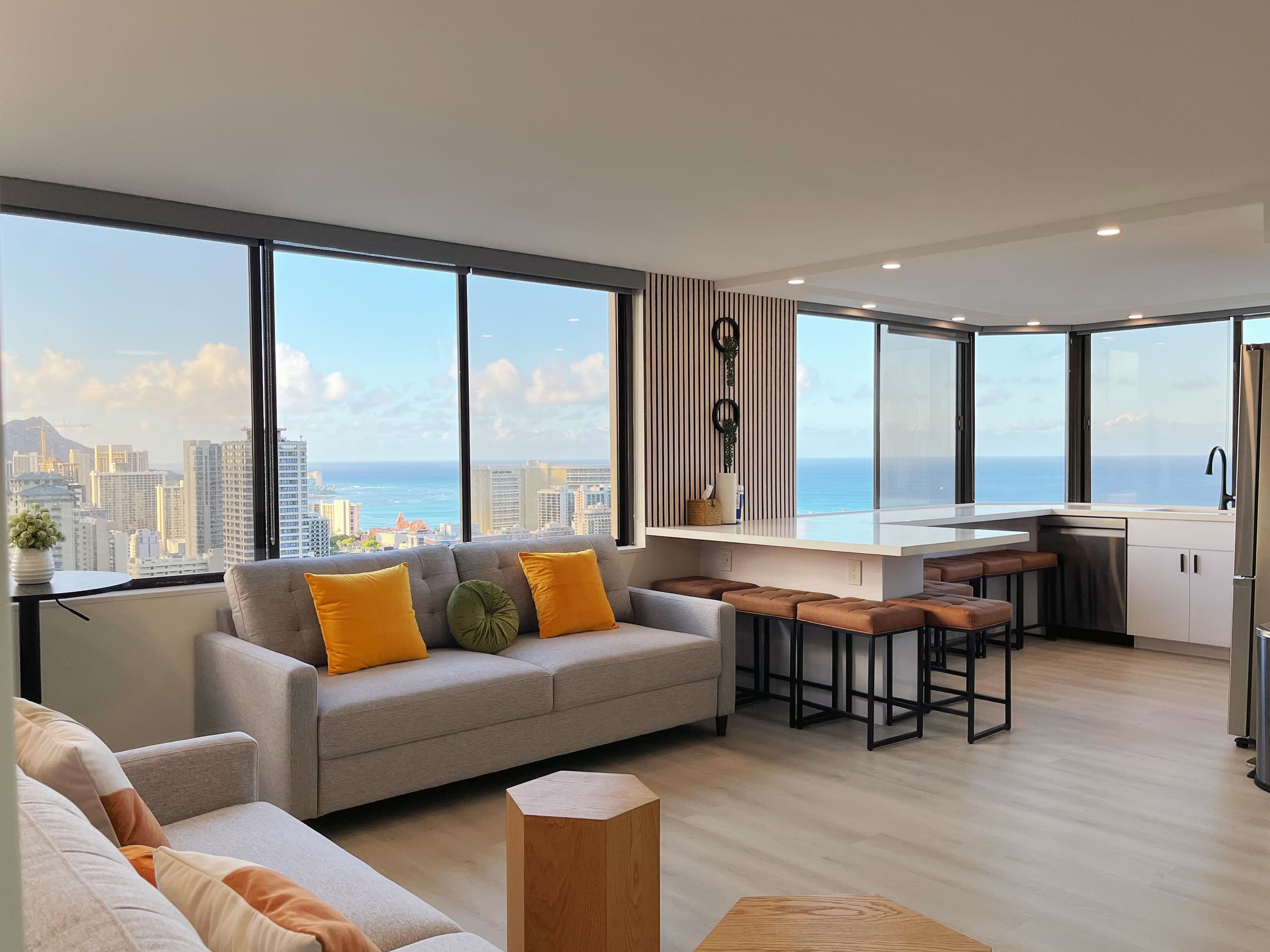Only One In Waikiki Dual Private Penthouse 43 FL - Image 32