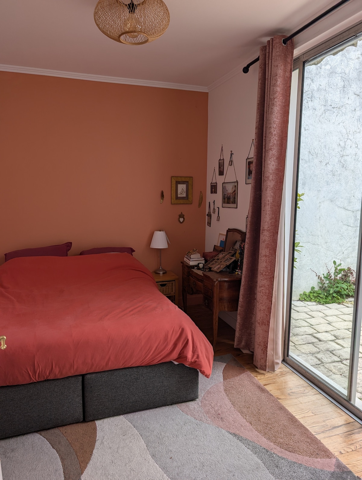 საძინებელი 1