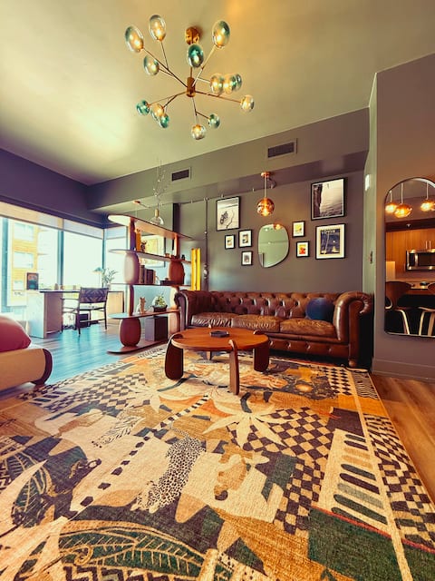 Popular Airbnb listing: Sleek Cherry Creek Studio | Hot Tub+Free Parking in Cherry Creek