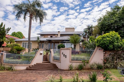 Charming and Comfortable Home – Premium Space